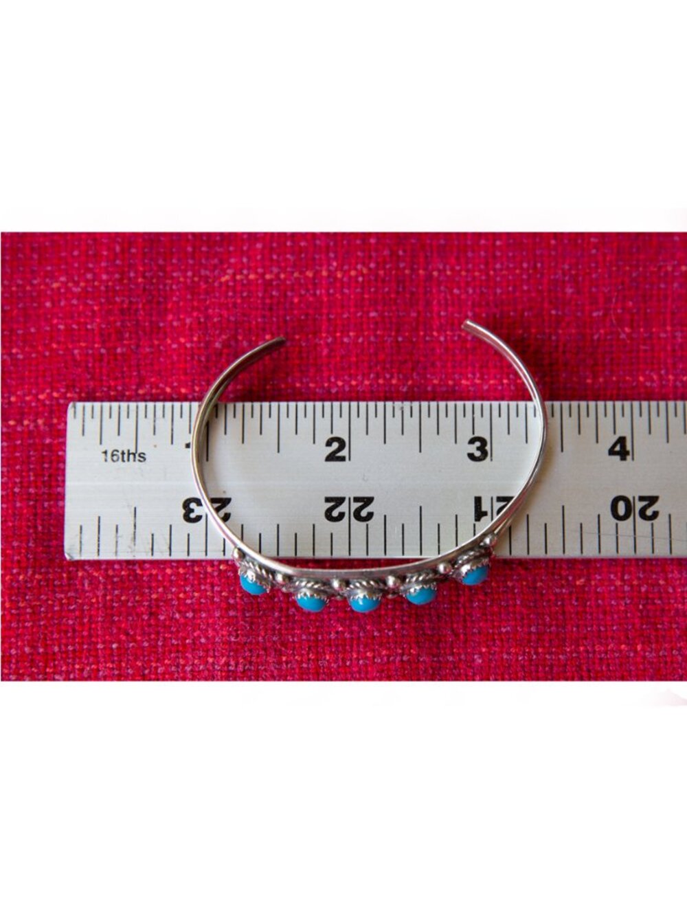 Vintage Navajo Sterling Silver cuff bracelet with 5 turquoise stones - Picture 5 of 6